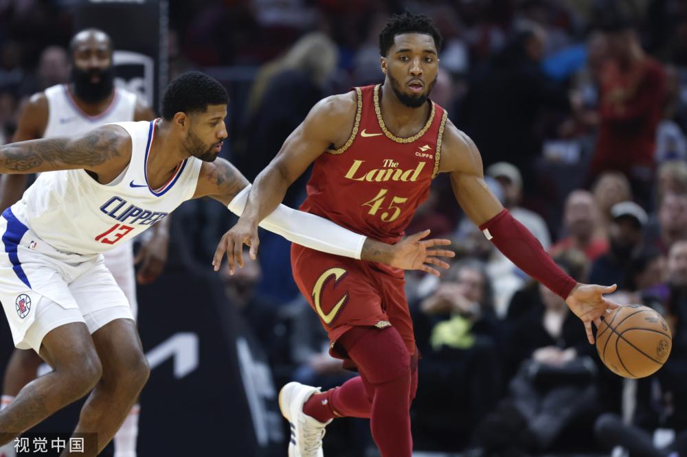 备受瞩目的 备受瞩目的