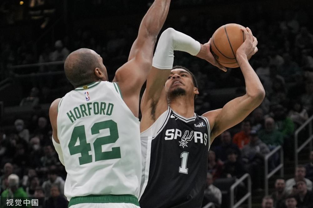 而他们的应 而他们的应